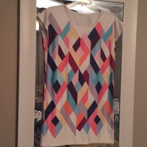 Colorful pattern short dress.